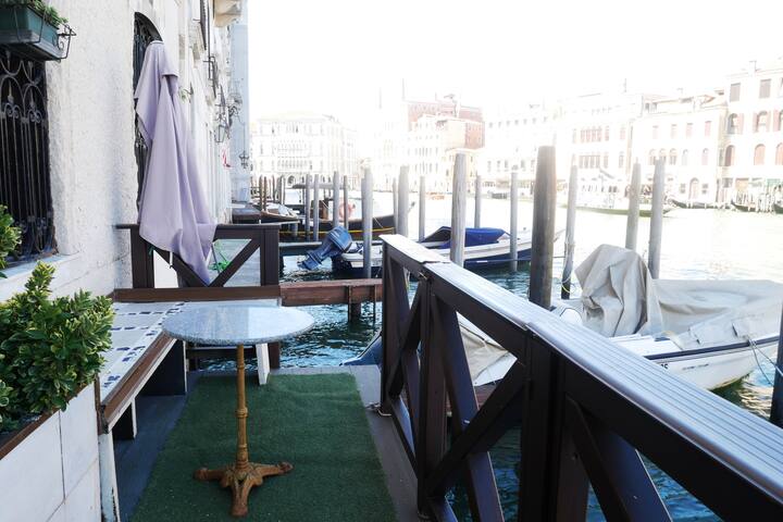 Luxury Apartment on the Grand Canal