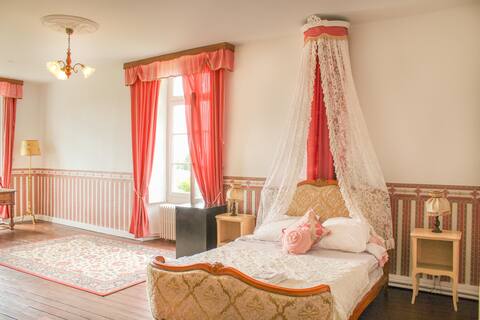 Room Royal Suite - Castle of Montaupin in Oizé