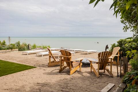 Sunshine Beach House - 4 Bedroom Oasis