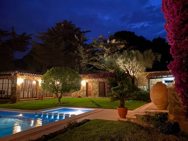 Villa la Buganvilla, vistas al mar y piscina gallery image 2