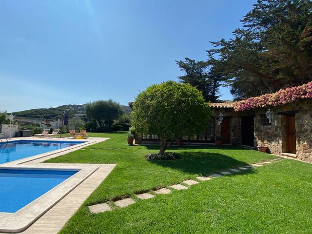 Villa la Buganvilla, vistas al mar y piscina gallery image 5