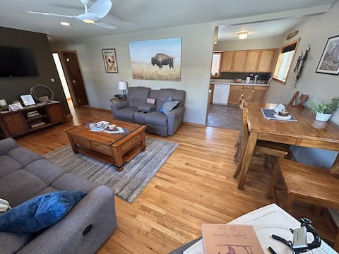 Cowboy Cottage - 3 Bedroom, Private Home