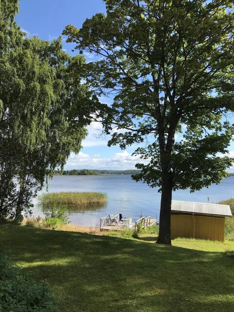 Holiday house with own beach at Vänern