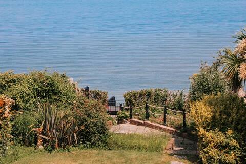 The House at Ryde Sands - modern beachside living