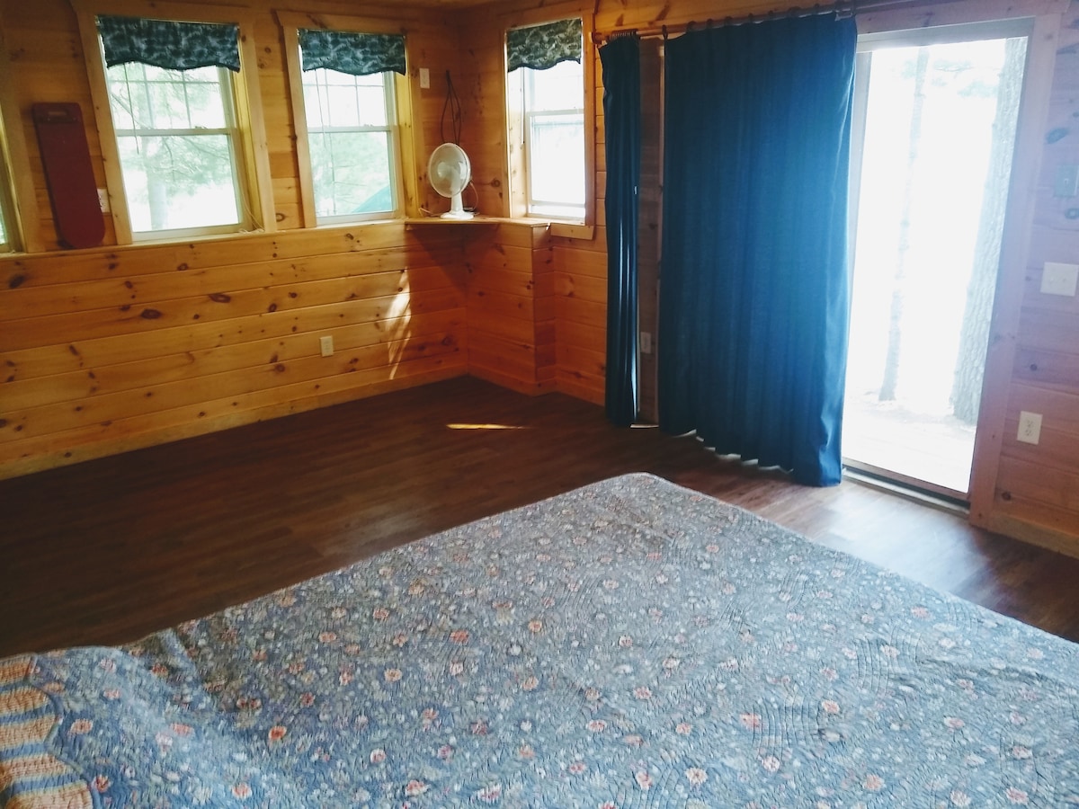 Dhomë gjumi në katin e poshtëm