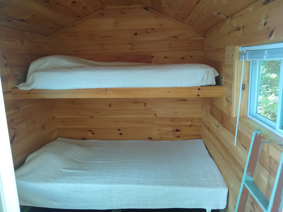 Bunk House (pa ngrohje). E plotë dhe teke.