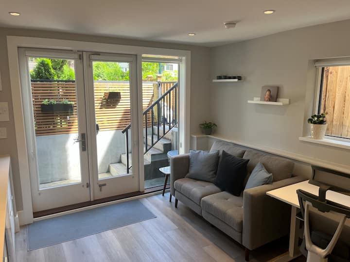 Cozy and Quiet 3 Yr Old 1 Bed Private Suite