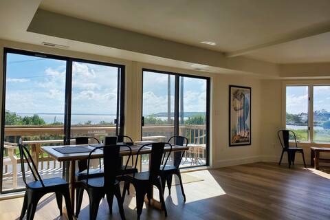 Bayfront 3-Bed Townhome W/Linens & Beach Gear.
