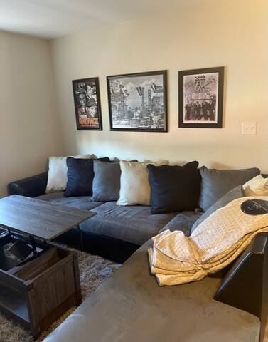 3-Bedroom oasis close to everything that is Vegas! gallery image 5