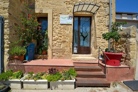 Charm and authenticity of the stones of Pont du Gard