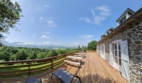 Scenic views, gde remains in the heart of the Pyrenees