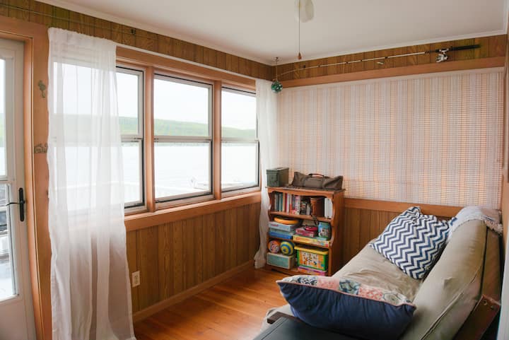 Cozy 3 Bedroom Cottage On Honeoye Lake - Finger Lakes, NY