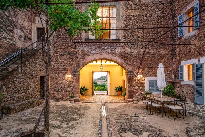 Charming Villa with Heated Pool Next to Belmond gallery image 5