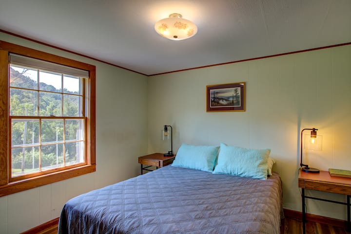 2nd bedroom has a comfy queen bed! Bathroom is right next to it in the hallway!