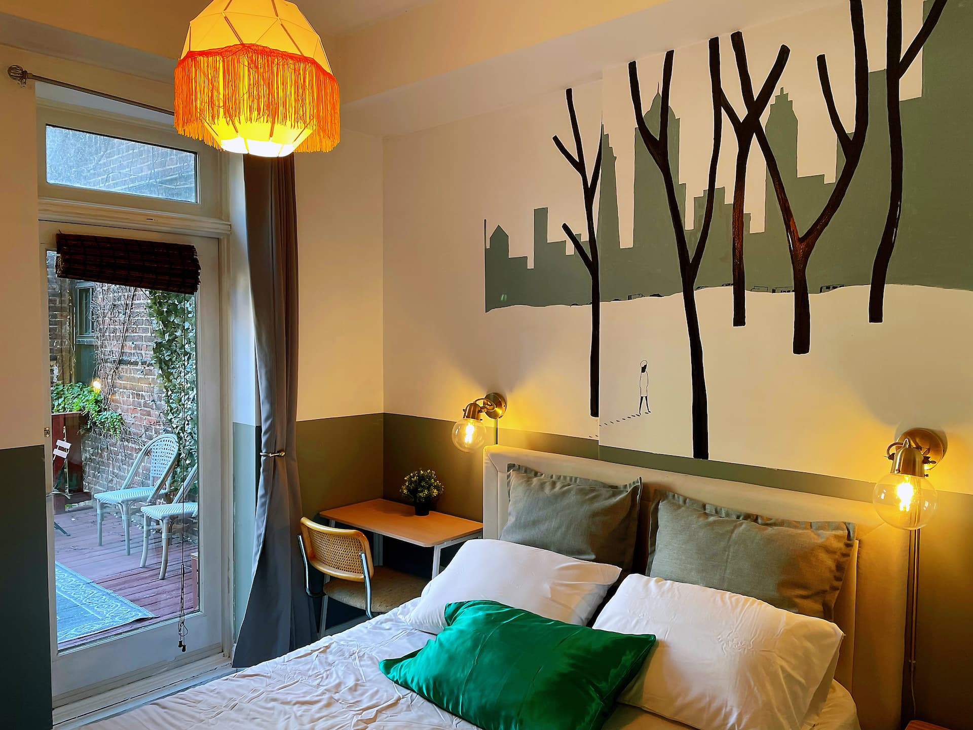 Artsy Getaway w/ Private Patio Near Manhattan