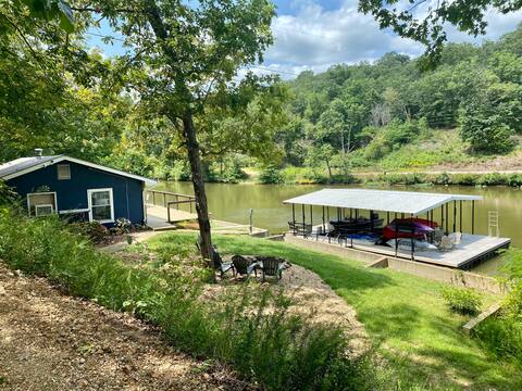 Tranquil Lake Front 3 BR Cottage  W/Private Dock