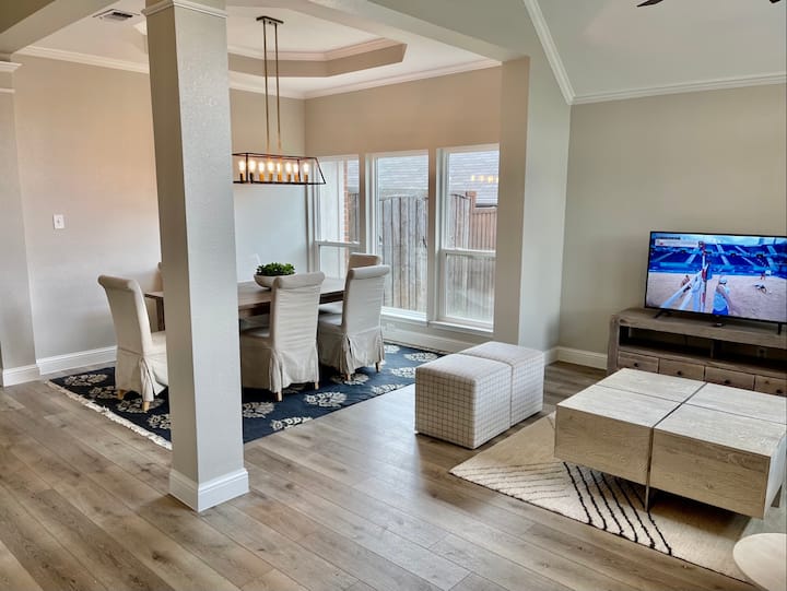 Updated 1 Story Frisco Home With A Pool. - Frisco