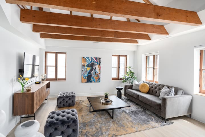 Sublime 3BR 2BA Apt | Old Mtl | St Paul ST |