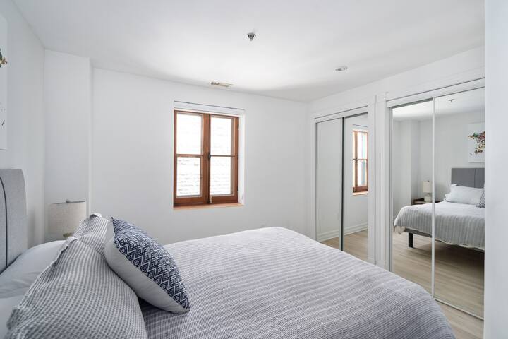 Sublime 3BR 2BA Apt | Old Mtl | St Paul ST | gallery image 5