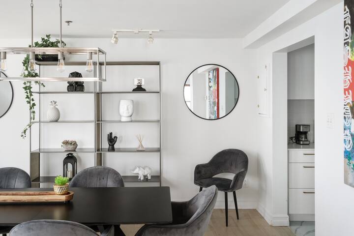 Sublime 3BR 2BA Apt | Old Mtl | St Paul ST | gallery image 4