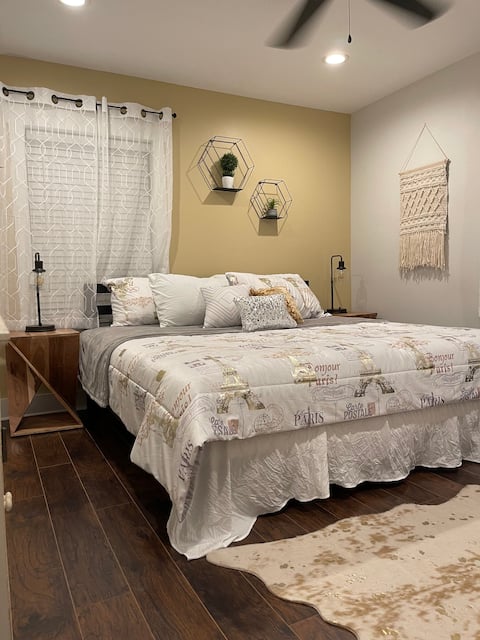 King Bd Cottage Watts Bar | Pet Friendly No Chores