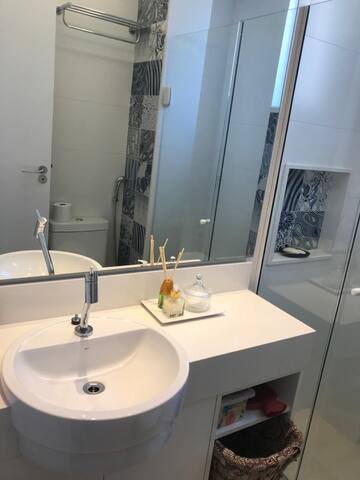 Apt novinho-Entre a praia e a lagoa gallery image 5