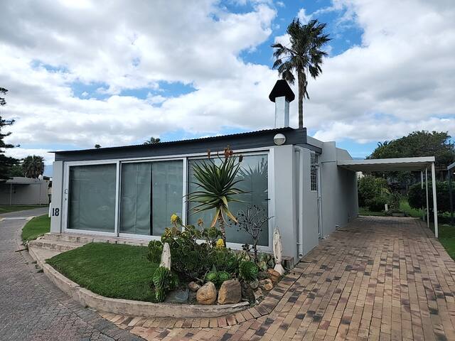 FP 18 L’chaim Self-Catering with great Seaview gallery image 4