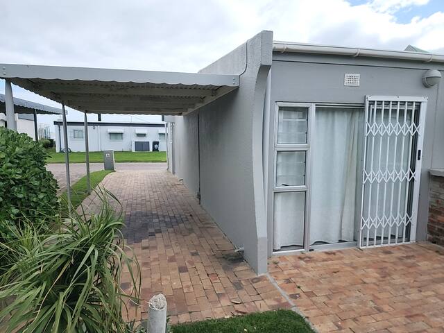 FP 18 L’chaim Self-Catering with great Seaview gallery image 2