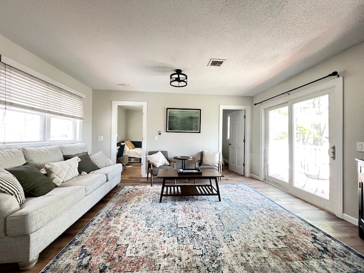 Charming Lakeview Cottage W/ Kayaks, Richmond Pond - Pittsfield, MA