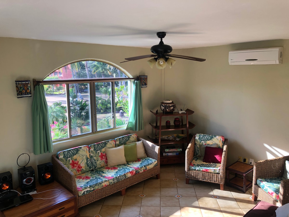 Propiedad de Airbnb exitosa: Villa Reyes at Playa Las Tortugas en Compostela