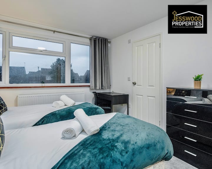 Jesswood房源的卧室短期住宿