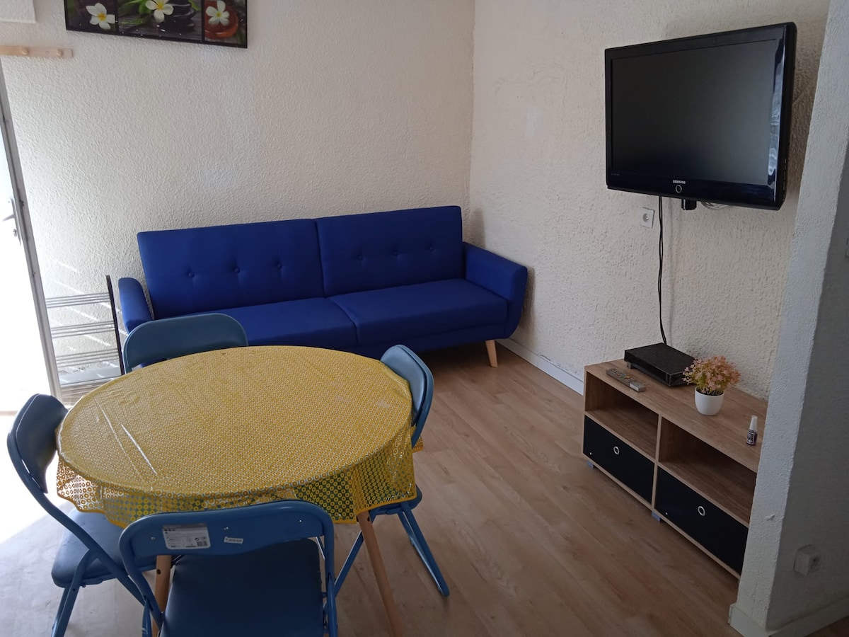 Annonce Airbnb populaire: Apartment in a calm and residential neighborhood. à Marseille 15e Arrondissement
