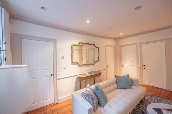 Mon Reve Cottage Suite By Pvdbnbs (2 Bed, 1 Bath) - Rhode Island