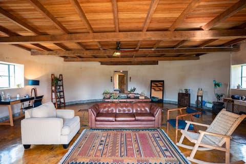 Super Adobe House in OffGrid Farm + Pool + Firepit