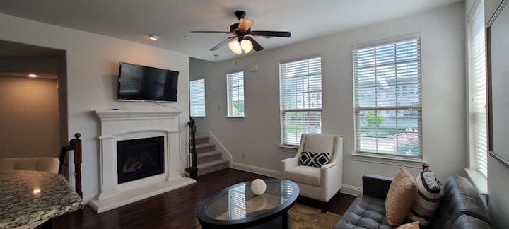 Perfect Location, Ambiance, Close To Legacy West - Plano, TX