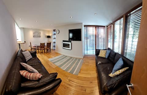 Successful Airbnb property: South House - In the centre of Winchester City in Winchester