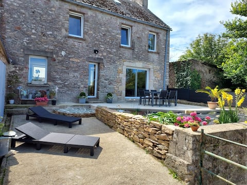 Stone house 6 guests sea view