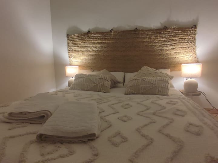 Cama de matrimonio confortable