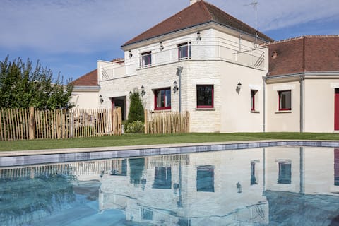 4* house, 5 bedrooms, swimming pool and river, absolute calm