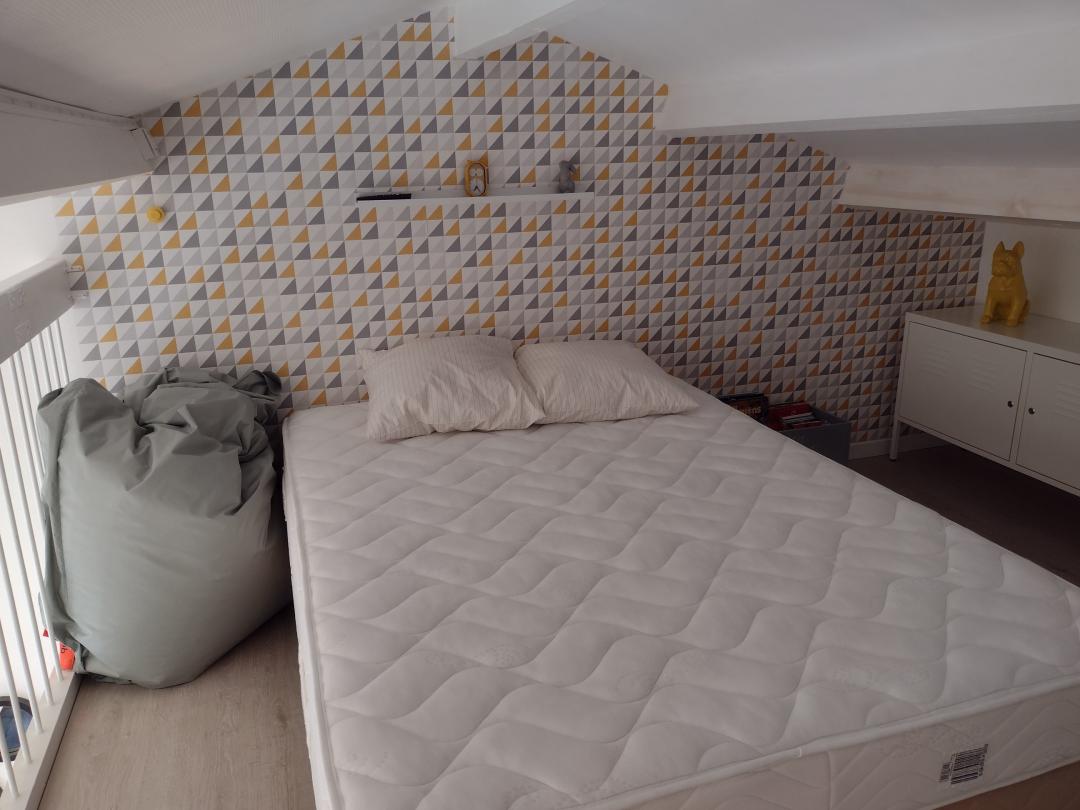 חדר קומת ביניים 