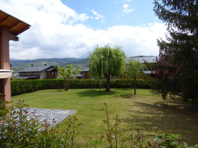 Acogedora casa en Age. gallery image 2