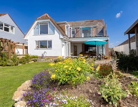 Lovely Sea view Detached house  by Hive Beach