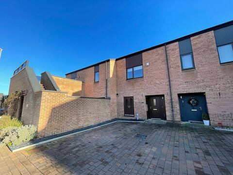2 Bedroom House with Garden next to the River Tees