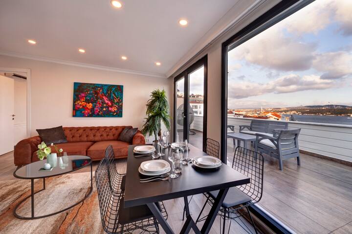 Bosphorus with terrace view 2+1