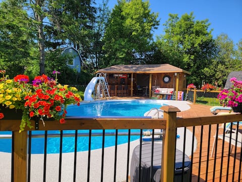 Leaskdale Landing Outdoor Spa Inspired Get-a-way