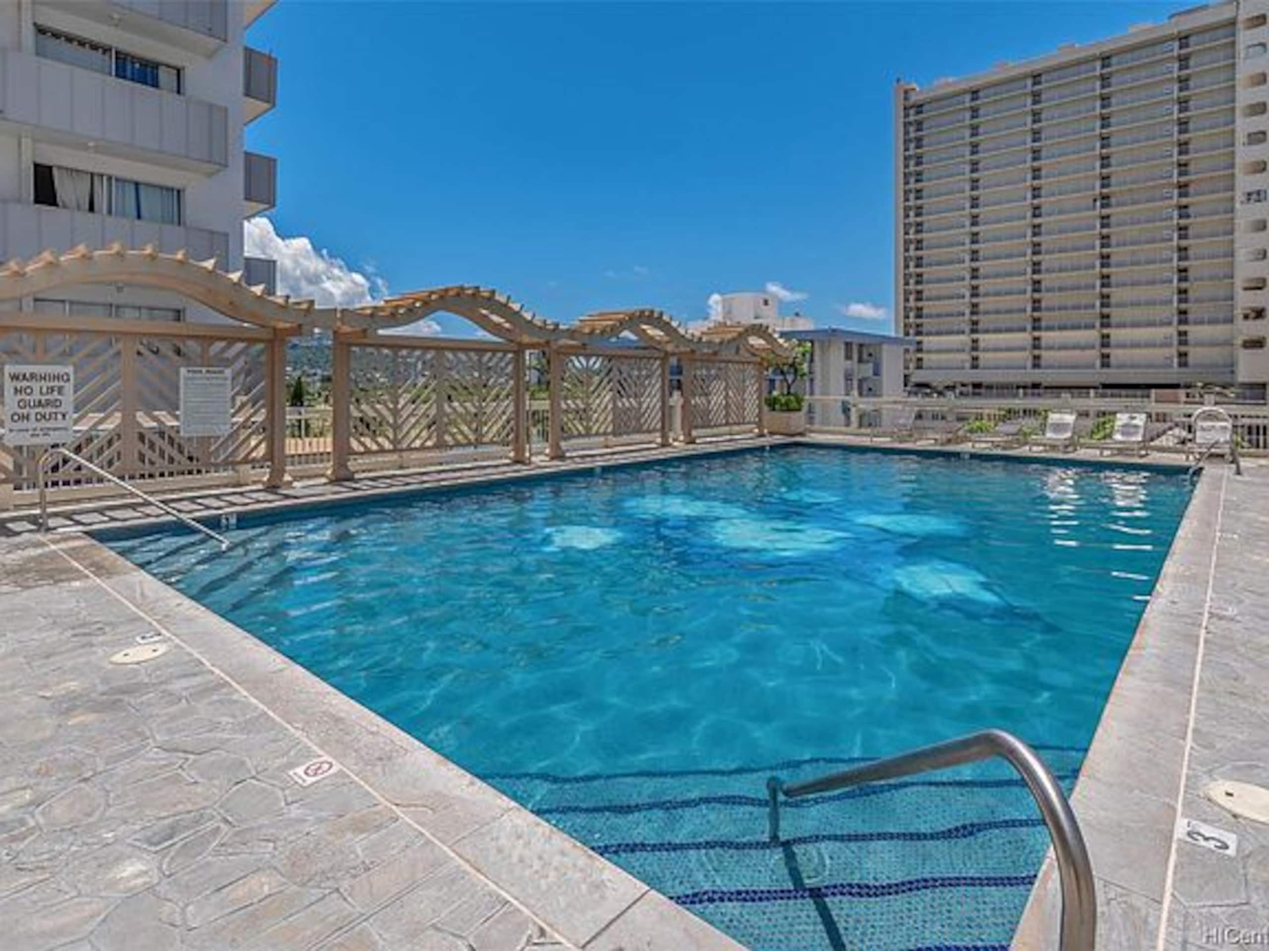 Condo in Honolulu · ★4.84 · 1 bedroom · 2 beds · 1 private bath - Image 19