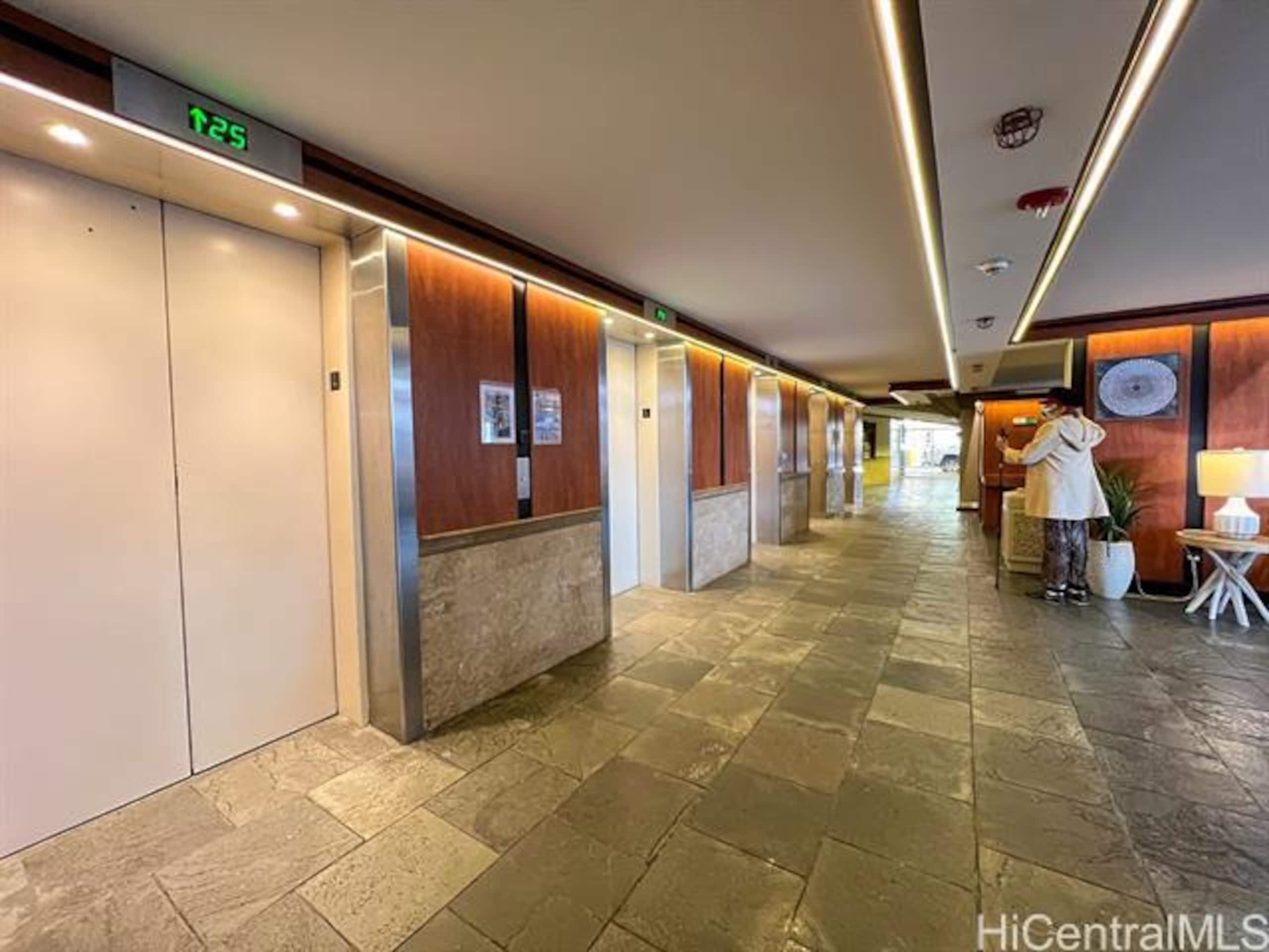 Condo in Honolulu · ★4.84 · 1 bedroom · 2 beds · 1 private bath - Image 26