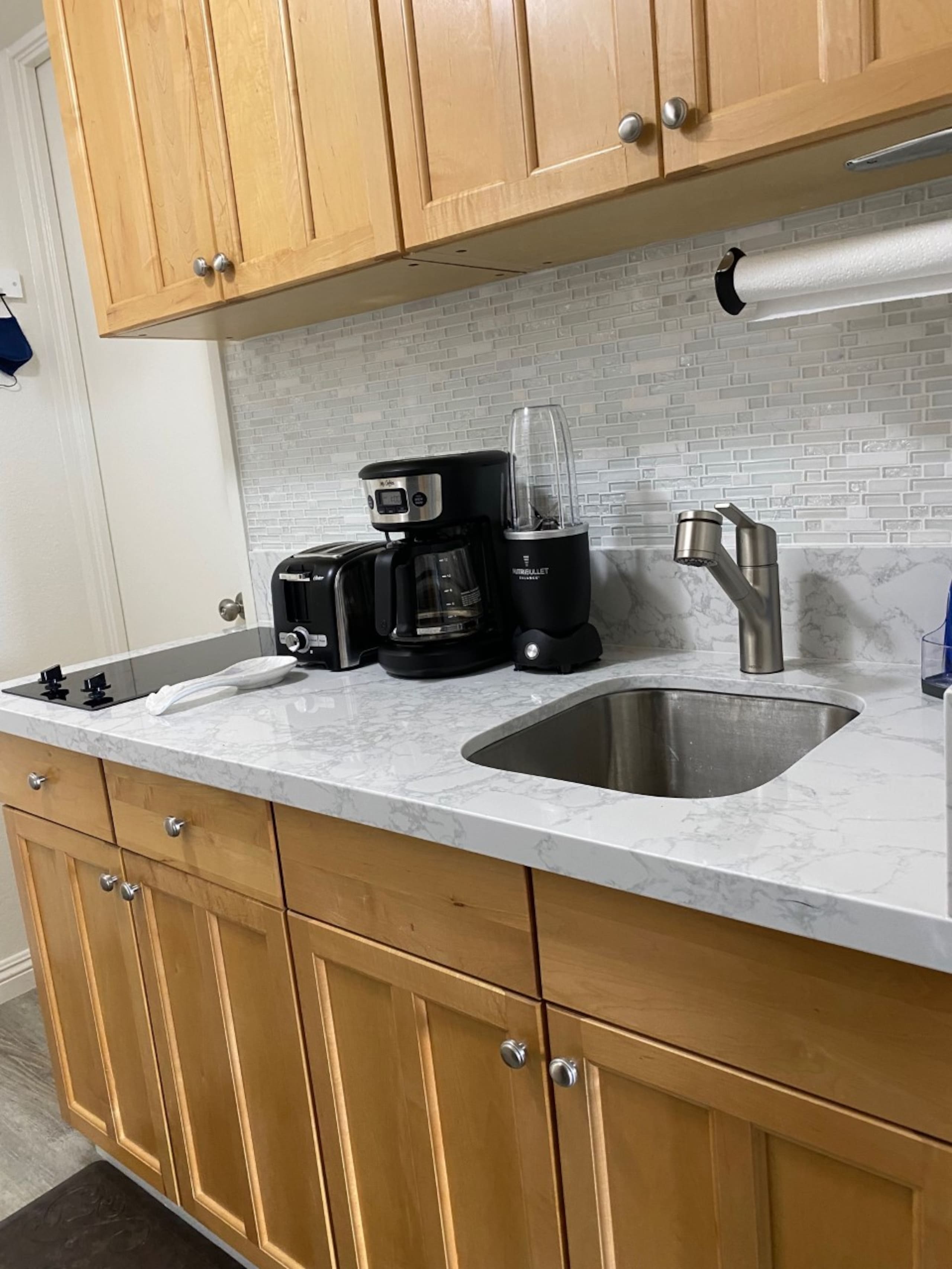 Condo in Honolulu · ★4.84 · 1 bedroom · 2 beds · 1 private bath - Image 10