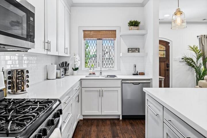 Modern Luxury Home – Knox Henderson – SMU gallery image 2