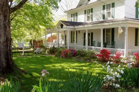 Historic Charm + Modern Comfort in alluring locale